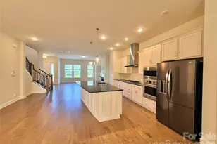 10038 Wayfair Meadow Ct, Charlotte, NC 28277 - Photo 7