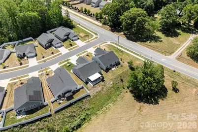 4105 Jones Creek Lane, Charlotte, NC 28215 - Photo 31