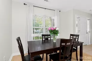 9715 Castle Terrace Ct, Charlotte, NC 28215 - Photo 15