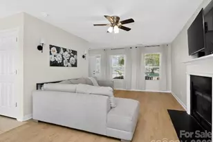 9715 Castle Terrace Ct, Charlotte, NC 28215 - Photo 19
