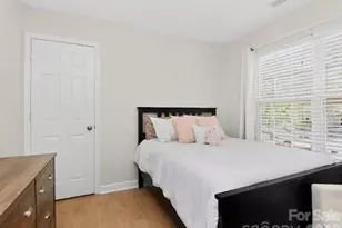 9715 Castle Terrace Ct, Charlotte, NC 28215 - Photo 29