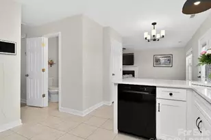 9715 Castle Terrace Ct, Charlotte, NC 28215 - Photo 9