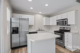 11540 Briddle Hall Ct, Charlotte, NC 28214 - Photo 9