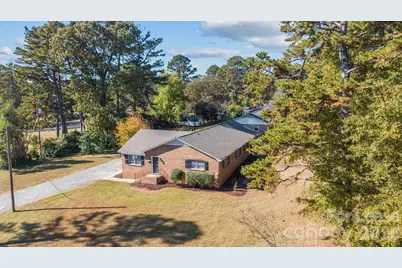 1853 Lakedell Drive, Charlotte, NC 28215 - Photo 19