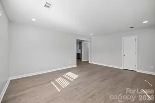 1853 Lakedell Dr, Charlotte, NC 28215 - Photo 5