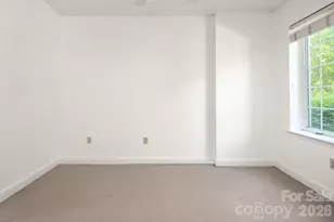 300 W 5th Street W, Charlotte, NC 28202 - Photo 23