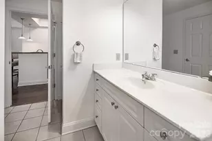 300 W 5th Street W, Charlotte, NC 28202 - Photo 31