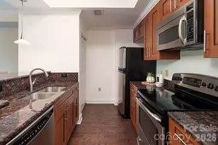 300 W 5th Street W, Charlotte, NC 28202 - Photo 3