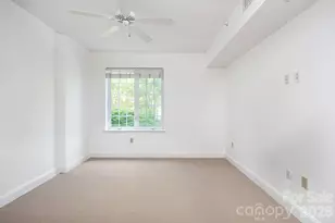 300 W 5th Street W, Charlotte, NC 28202 - Photo 21