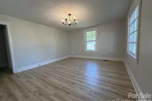 1431 3rd St Pl NE, Hickory, NC 28601 - Photo 7