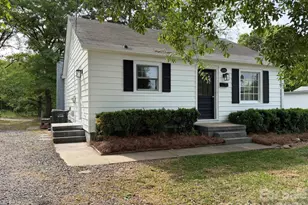 1431 3rd St Pl NE, Hickory, NC 28601 - Photo 3