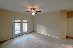7 Curtis Dr, Hendersonville, NC 28739 - Photo 19