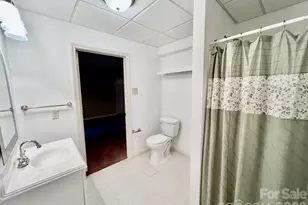 7 Curtis Dr, Hendersonville, NC 28739 - Photo 25