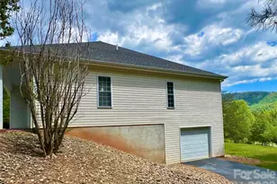 7 Curtis Dr, Hendersonville, NC 28739 - Photo 29