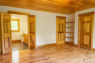 26 Robinson Creek Rd, Asheville, NC 28803 - Photo 9