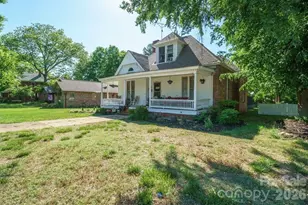 427 Davie Ave, Statesville, NC 28677 - Photo 3