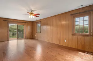 441 Mulberry St, Clyde, NC 28721 - Photo 13
