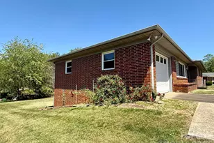 3195 Westview St, Valdese, NC 28690 - Photo 9