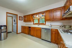 230 Blythewood Dr, Hendersonville, NC 28792 - Photo 11