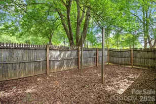 308 Clubview Ln, Matthews, NC 28105 - Photo 17