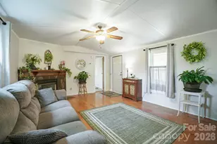 4021 26th St Ct NE, Hickory, NC 28601 - Photo 3