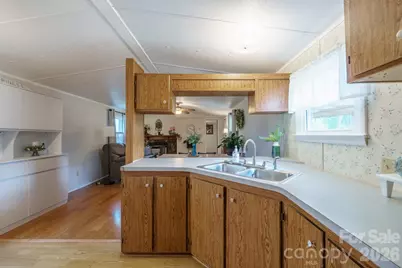 4021 26th Street Court NE, Hickory, NC 28601 - Photo 11