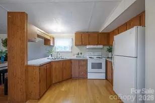 4021 26th St Ct NE, Hickory, NC 28601 - Photo 9