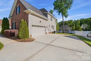 123 Coral Rutledge Dr, Mount Holly, NC 28120 - Photo 3