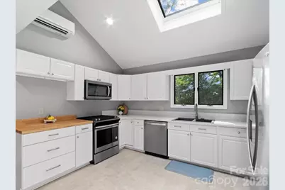 301 Robertson Street, Burnsville, NC 28714 - Photo 9