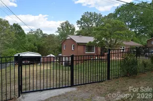 1082 Maple St, Granite Falls, NC 28630 - Photo 5
