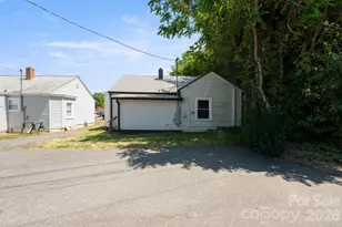 136 S Broadway St, Forest City, NC 28043 - Photo 15