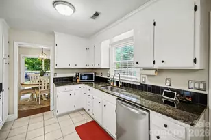 2706 Lytham Dr, Charlotte, NC 28210 - Photo 11