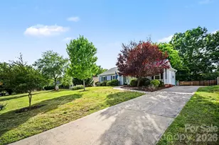 2706 Lytham Dr, Charlotte, NC 28210 - Photo 3