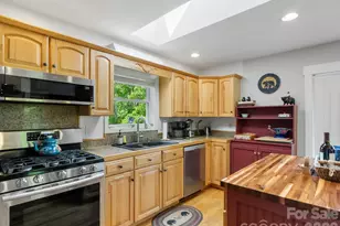 31 Bear Den Rd, Asheville, NC 28805 - Photo 17