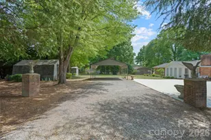 3328 Sulphur Springs Rd NE, Hickory, NC 28601 - Photo 37