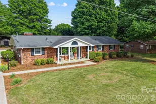 3328 Sulphur Springs Rd NE, Hickory, NC 28601 - Photo 5