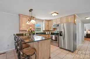 3328 Sulphur Springs Rd NE, Hickory, NC 28601 - Photo 9