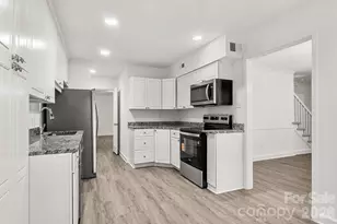 6748 Constitution Ln, Charlotte, NC 28210 - Photo 7