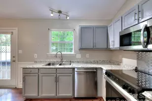 8110 Slickrock Cir, Charlotte, NC 28215 - Photo 13