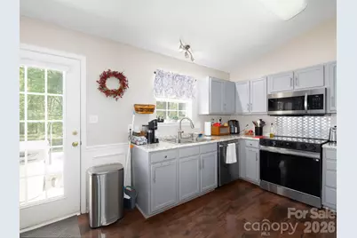 8110 Slickrock Circle, Charlotte, NC 28215 - Photo 7