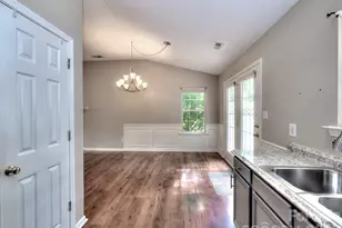 8110 Slickrock Cir, Charlotte, NC 28215 - Photo 15