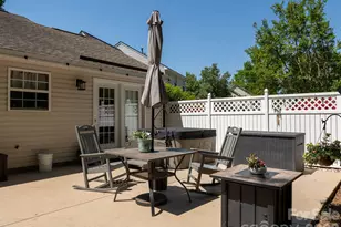 8110 Slickrock Cir, Charlotte, NC 28215 - Photo 21