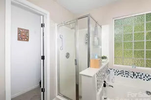 8110 Slickrock Cir, Charlotte, NC 28215 - Photo 19