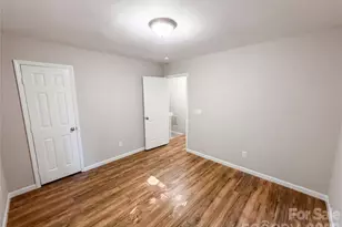 4037 Briarhill Dr, Charlotte, NC 28215 - Photo 13