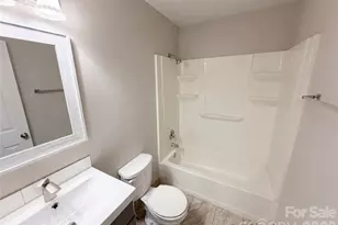 4037 Briarhill Dr, Charlotte, NC 28215 - Photo 15