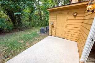 4037 Briarhill Dr, Charlotte, NC 28215 - Photo 17