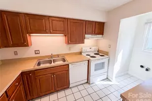 2020 Stoney Point Ln, Charlotte, NC 28210 - Photo 11