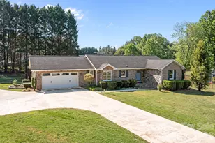 3030 Lydia Ln, Newton, NC 28658 - Photo 3