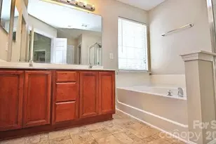 1212 Oakdale Commons Ct, Charlotte, NC 28216 - Photo 23