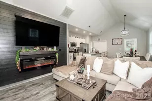 1206 8th St, Statesville, NC 28677 - Photo 5